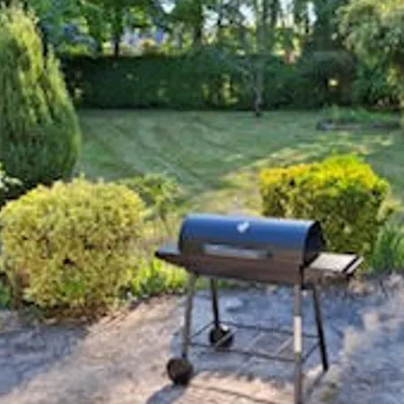 Maison Spacieuse Entre Et Campagne Avec Terrasse Et Jardin A - Fr-1-712-91 度假居