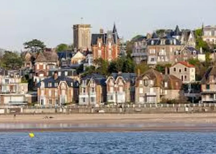 Maison Spacieuse Entre Et Campagne Avec Terrasse Et Jardin A - Fr-1-712-91