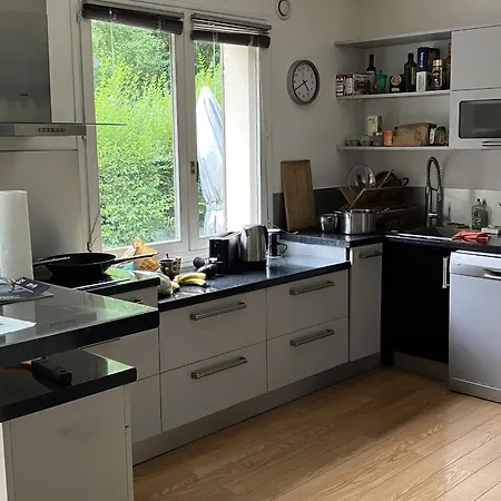 Maison Spacieuse Entre Et Campagne Avec Terrasse Et Jardin A - Fr-1-712-91 Semesterbostad